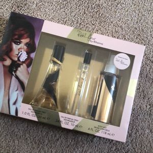 Rihanna purfume